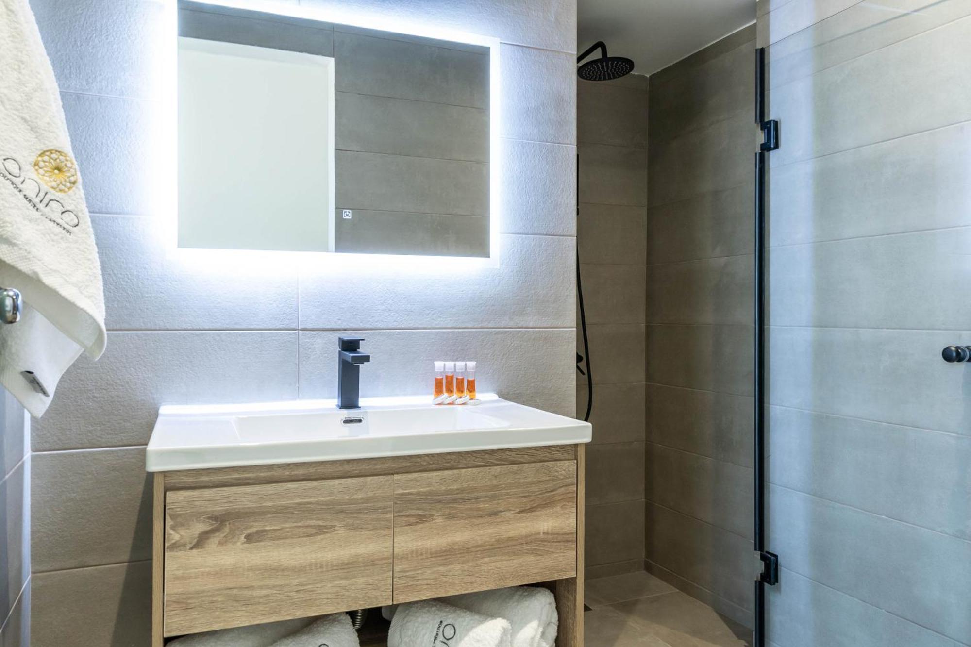 Nerea Boutique Suites Karystos Стая снимка